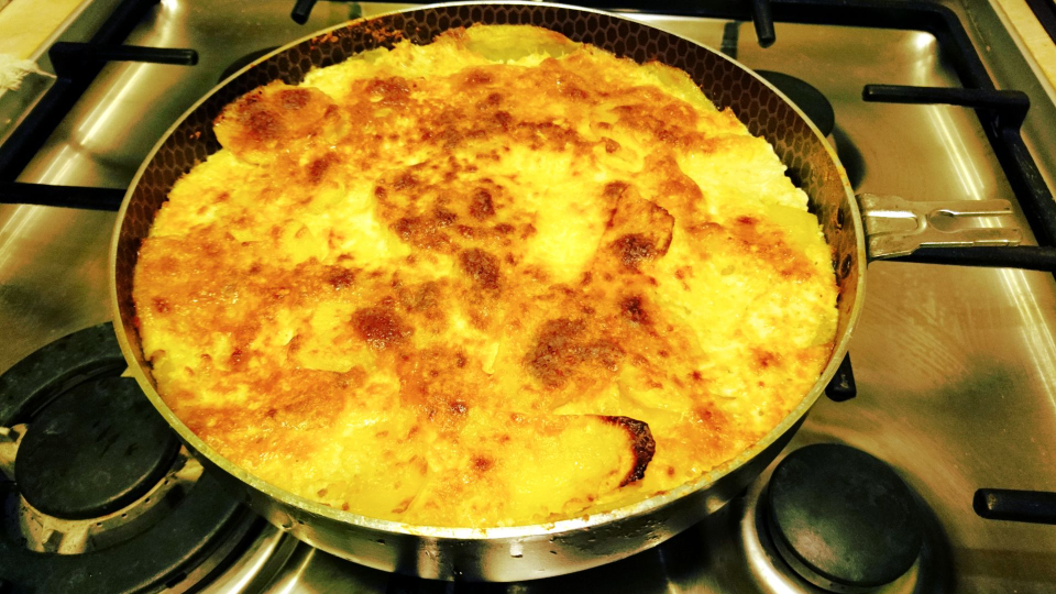 Картошка с фаршем под сырной корочкой