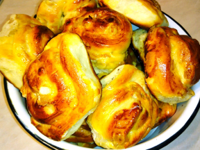 Булочки с изюмом