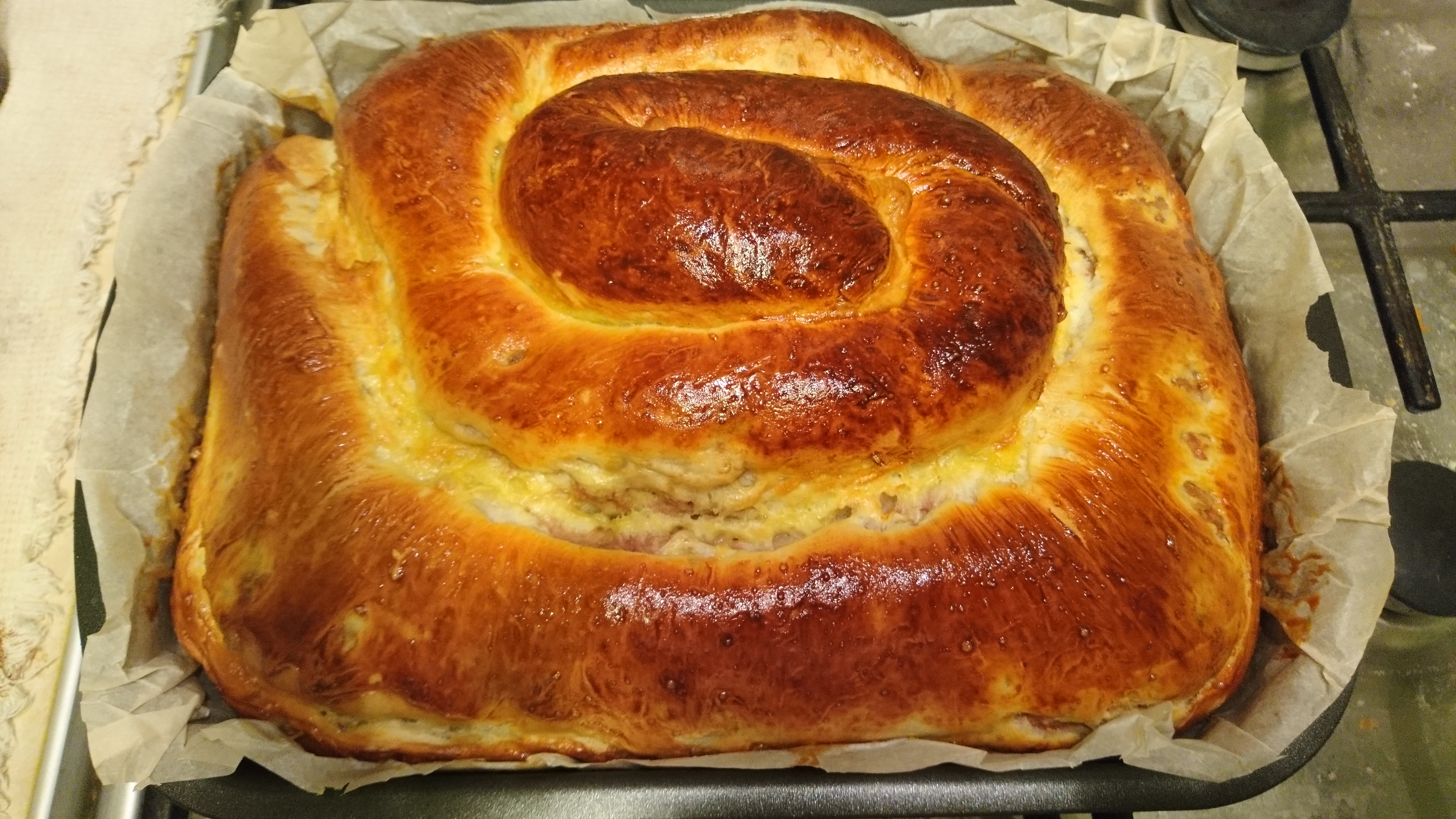Мясной пирог "Улитка"